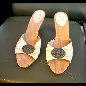 Beautiful, white leather wooden heel Peep-toes by Frye